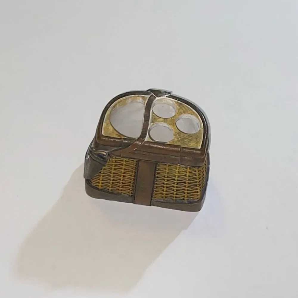 VTG, Ceramic Style Wicker Toothbrush Holder with Toothbrushes and Toothpaste